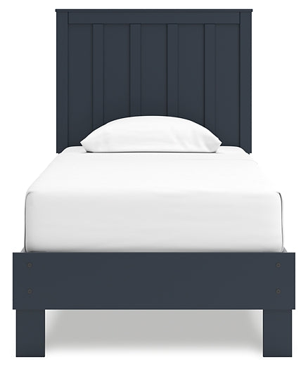 Simmenfort Platform Bed