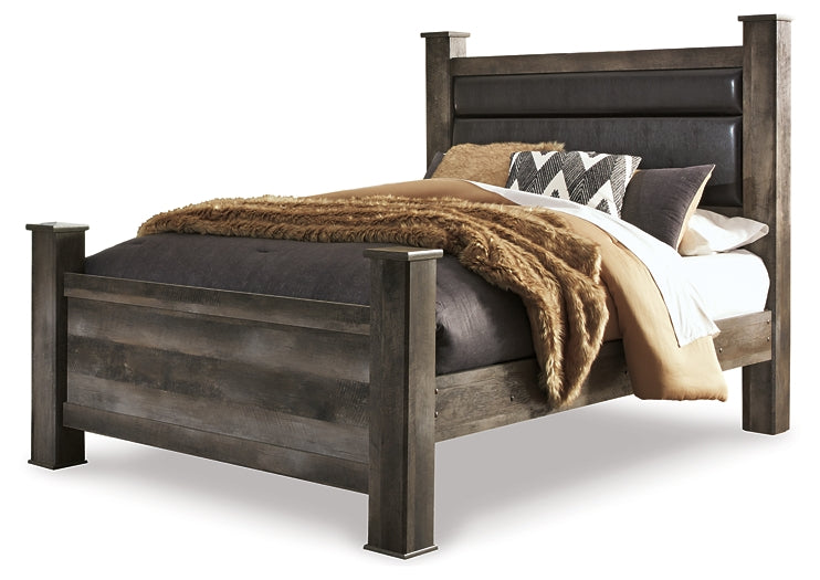 Wynnlow Upholstered Poster Bed