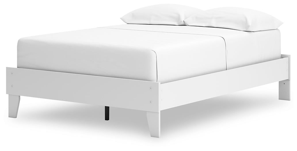 Hallityn  Platform Bed