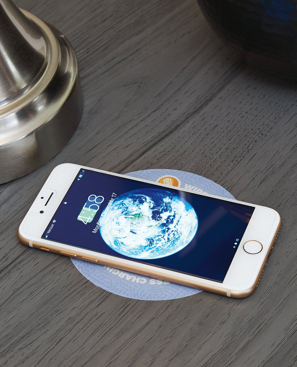 Lodanna Queen Panel Bed with Mirrored Dresser and Nightstand