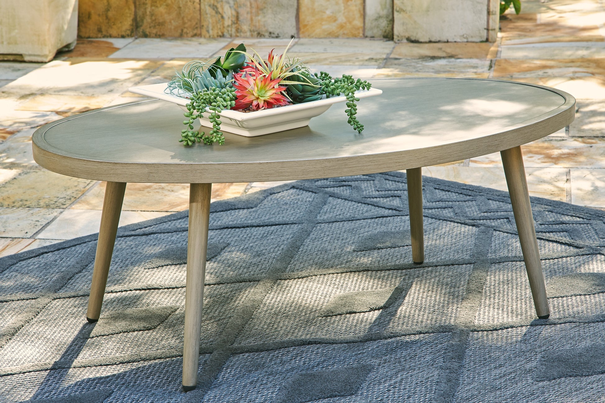 Small round on sale outdoor coffee table